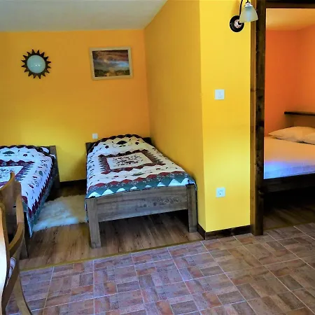 Apartmaji Pr-Gujlu Sela Nad Podmelcem 5220 Tolmin Podmelec Room photo