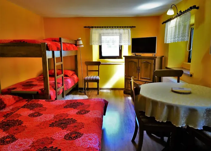 Apartmaji Pr-Gujlu Sela Nad Podmelcem 5220 Tolmin