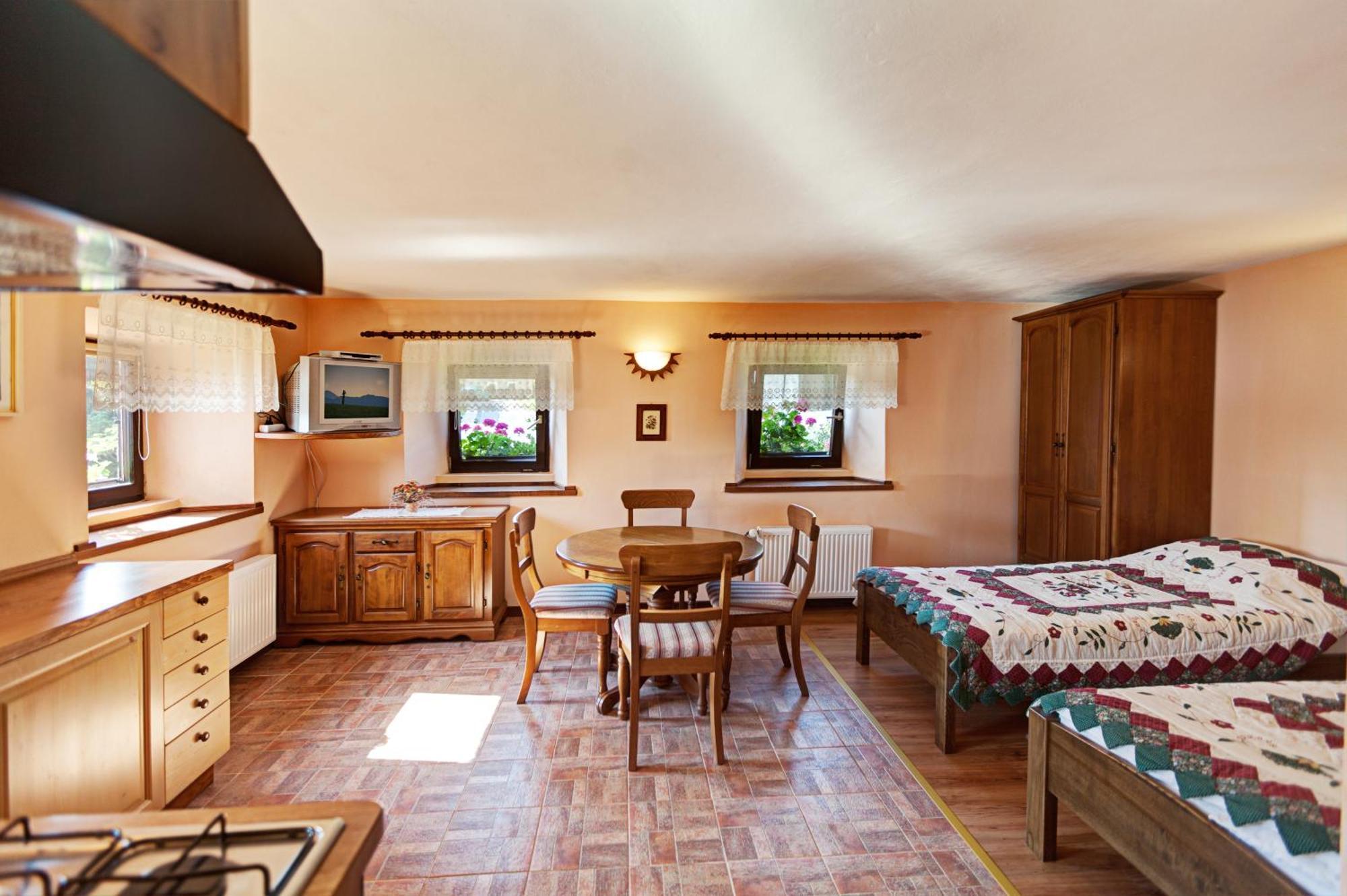 Apartment Apartmaji Pr-gujlu Sela Nad Podmelcem 5220 Tolmin *