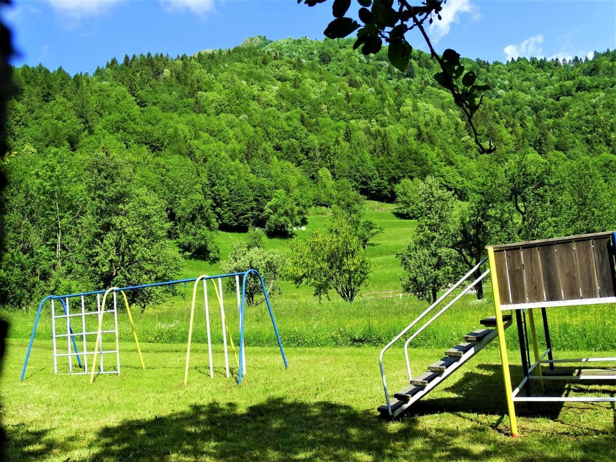 Apartmaji Pr-gujlu Sela Nad Podmelcem 5220 Tolmin
