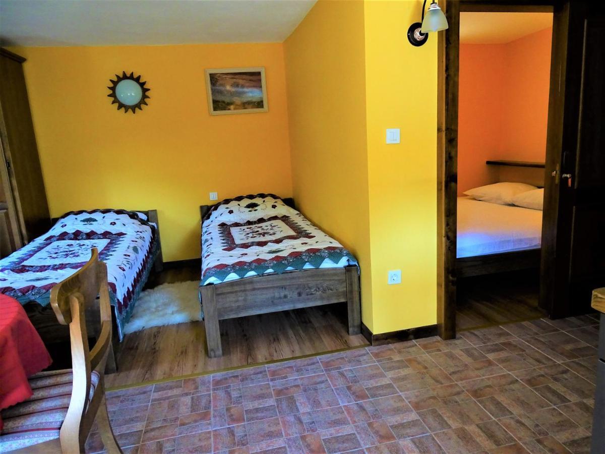Apartmaji Pr-gujlu Sela Nad Podmelcem 5220 Tolmin Apartment Podmelec