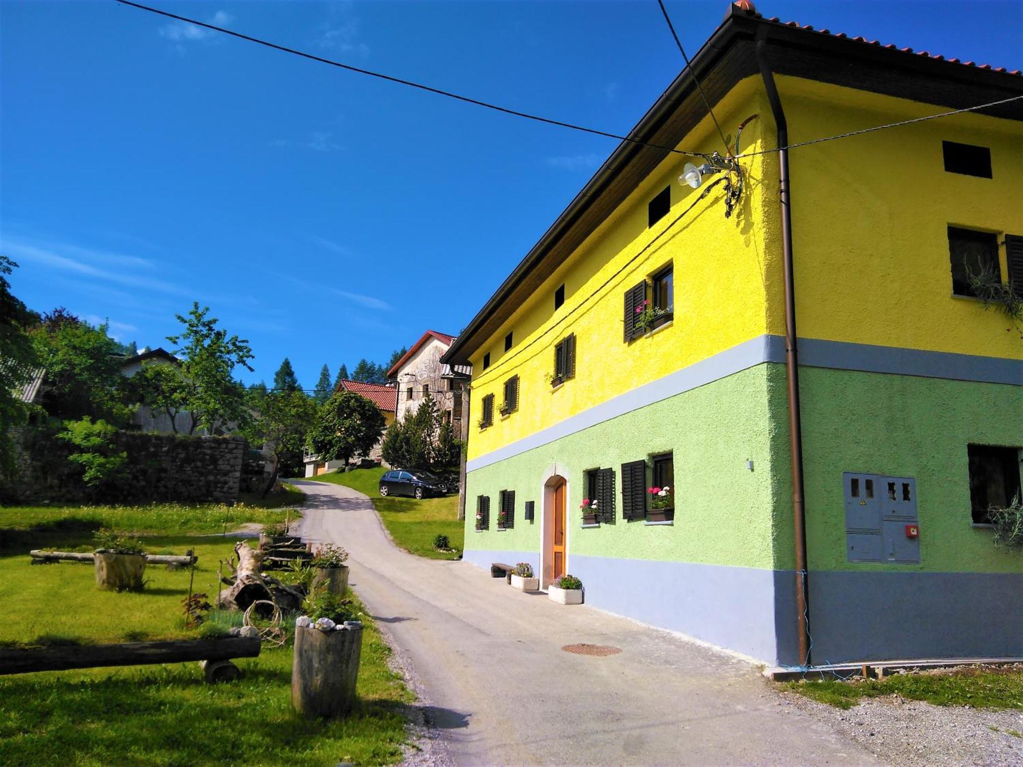 Apartment Apartmaji Pr-gujlu Sela Nad Podmelcem 5220 Tolmin Podmelec